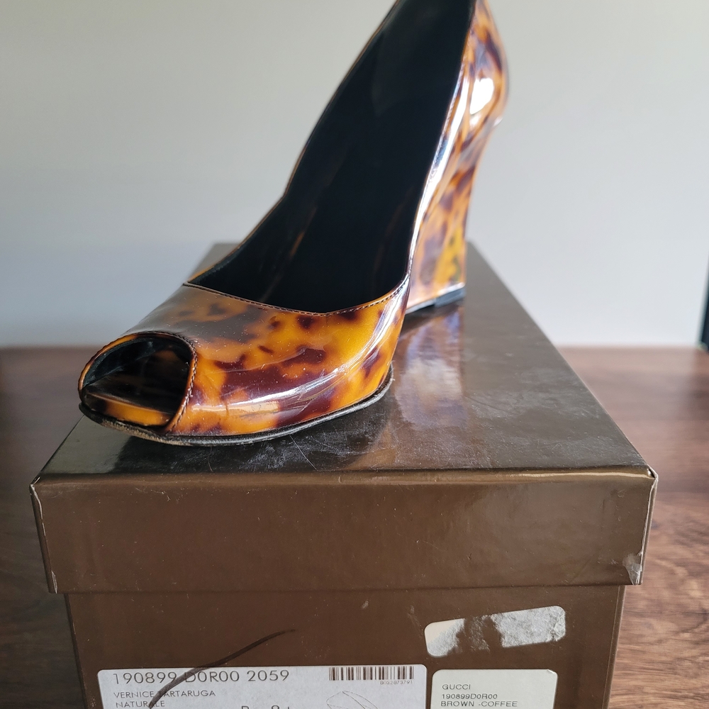 Gucci Women's Tortoiseshell Peep Toe Wedges - Picture 9 of 9